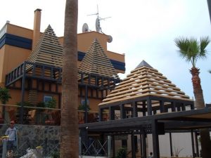 Zona de recepción en hotel de Acantilados de los Gigantes Tenerife